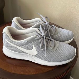 Nike grey Tanjun Women’s shoes